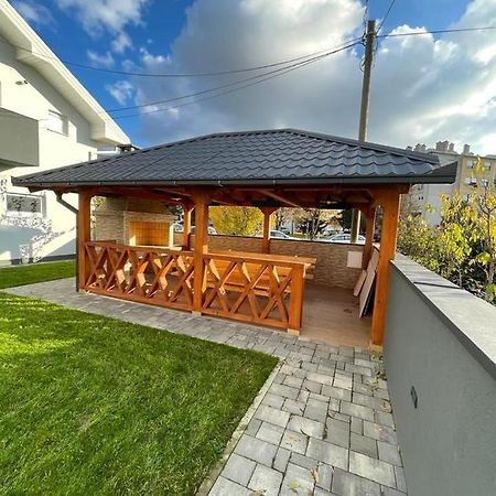 Apartmani Daisy Velika Gorica Exteriör bild
