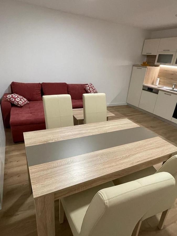 Apartmani Daisy Velika Gorica Exteriör bild