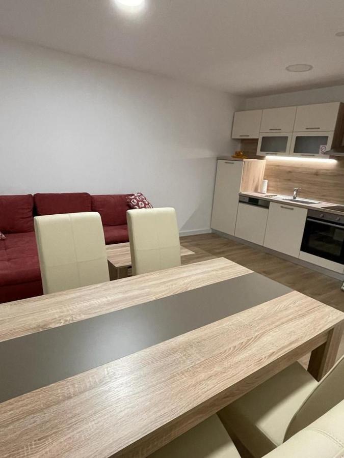 Apartmani Daisy Velika Gorica Exteriör bild
