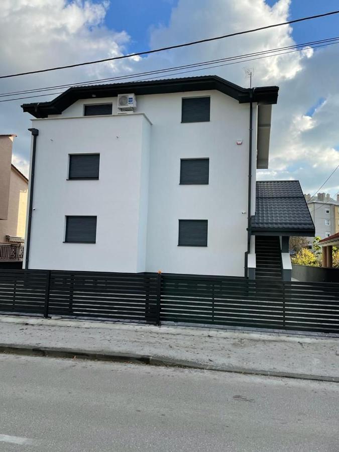 Apartmani Daisy Velika Gorica Exteriör bild