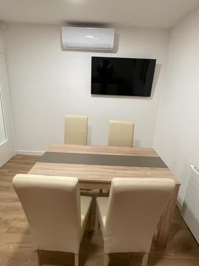 Apartmani Daisy Velika Gorica Exteriör bild