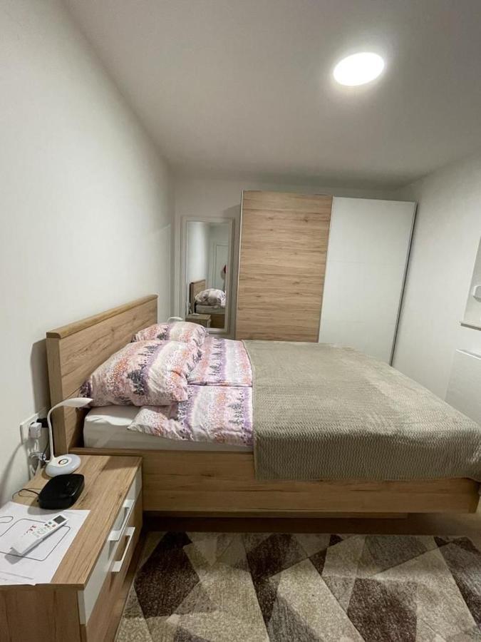 Apartmani Daisy Velika Gorica Exteriör bild