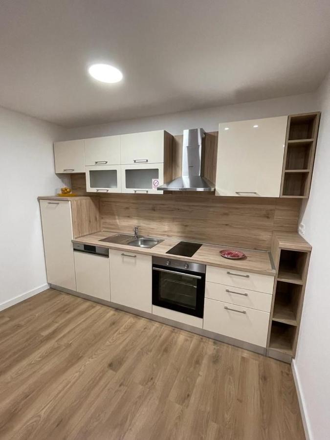 Apartmani Daisy Velika Gorica Exteriör bild